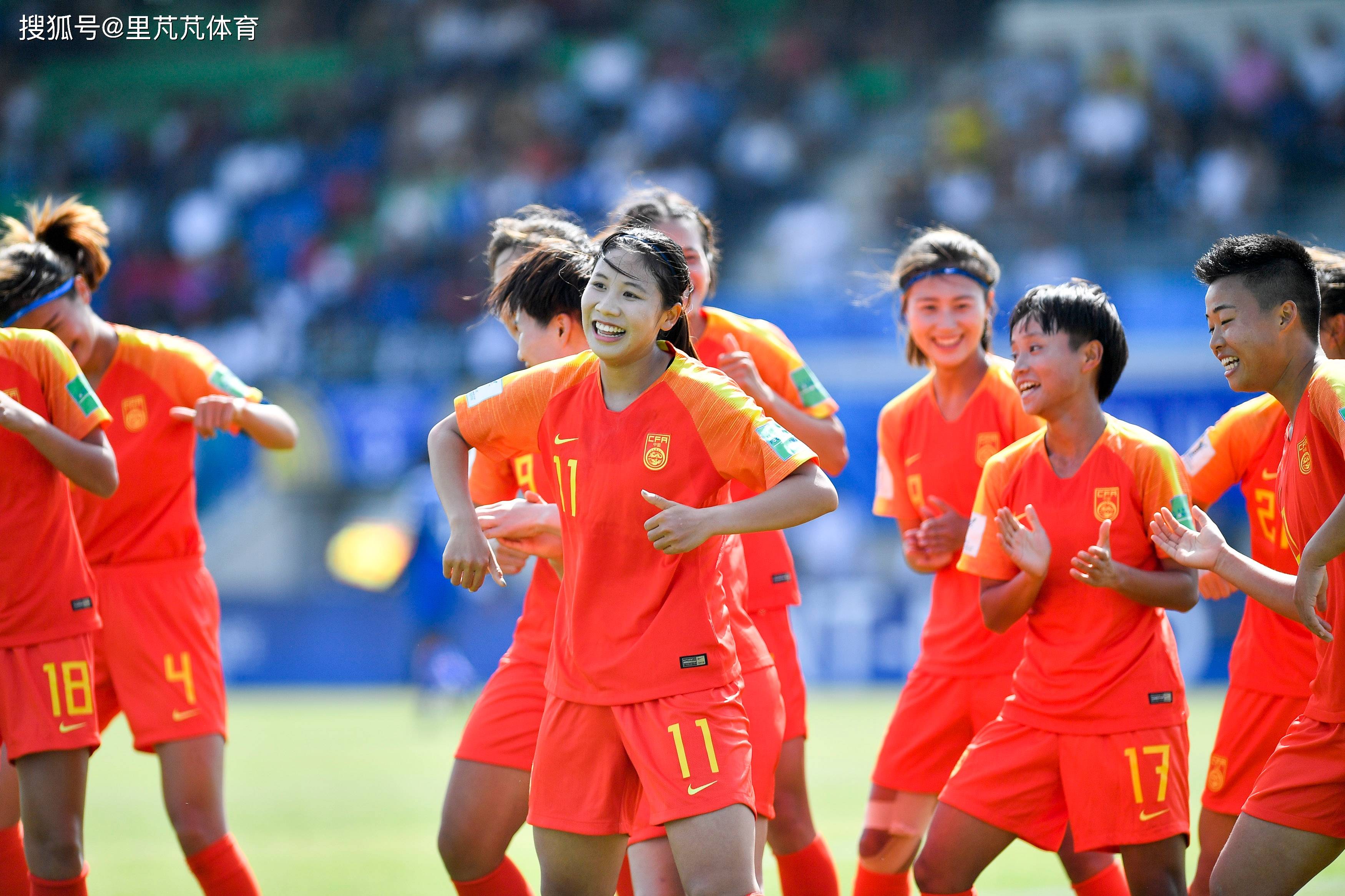 中国女足选手勤奋训练备战高水平比赛的简单介绍