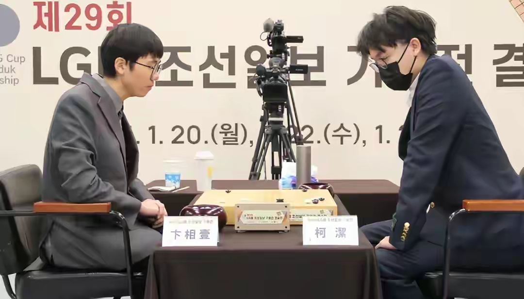 比赛中双方你追我赶，场面十分激烈的简单介绍