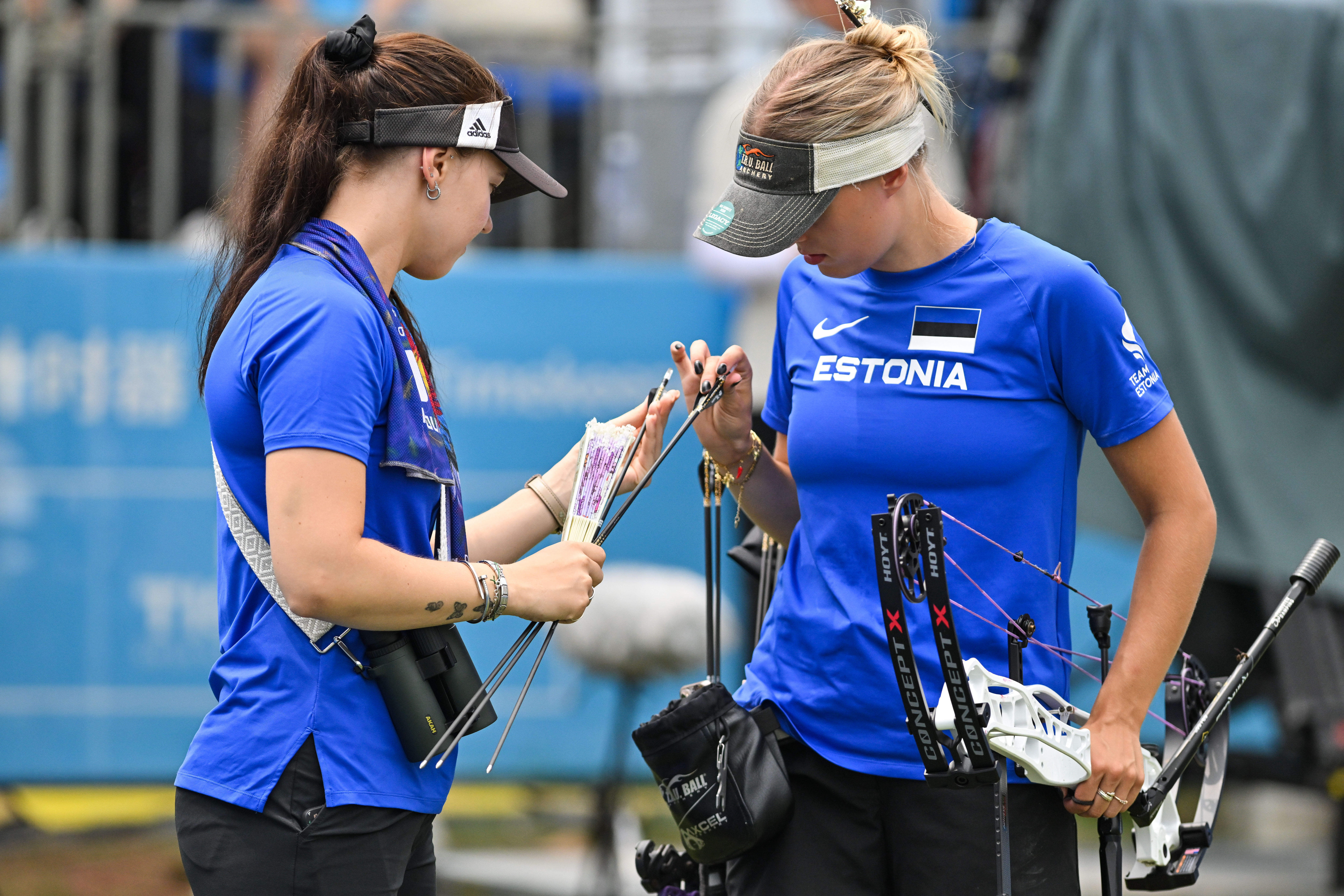 包含墨西哥游泳选手刷新记录，瑞士网球队热辣夺冠的词条